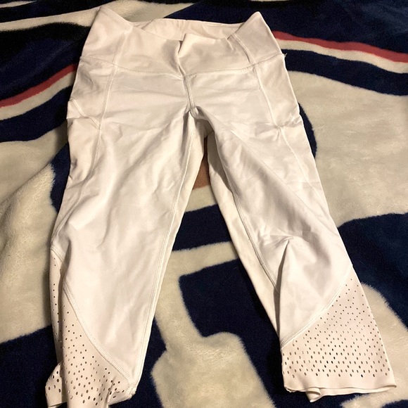 Lululemon White Anew Crop size 8 - Picture 6 of 6
